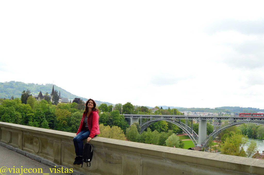 puente sobre el rio berna