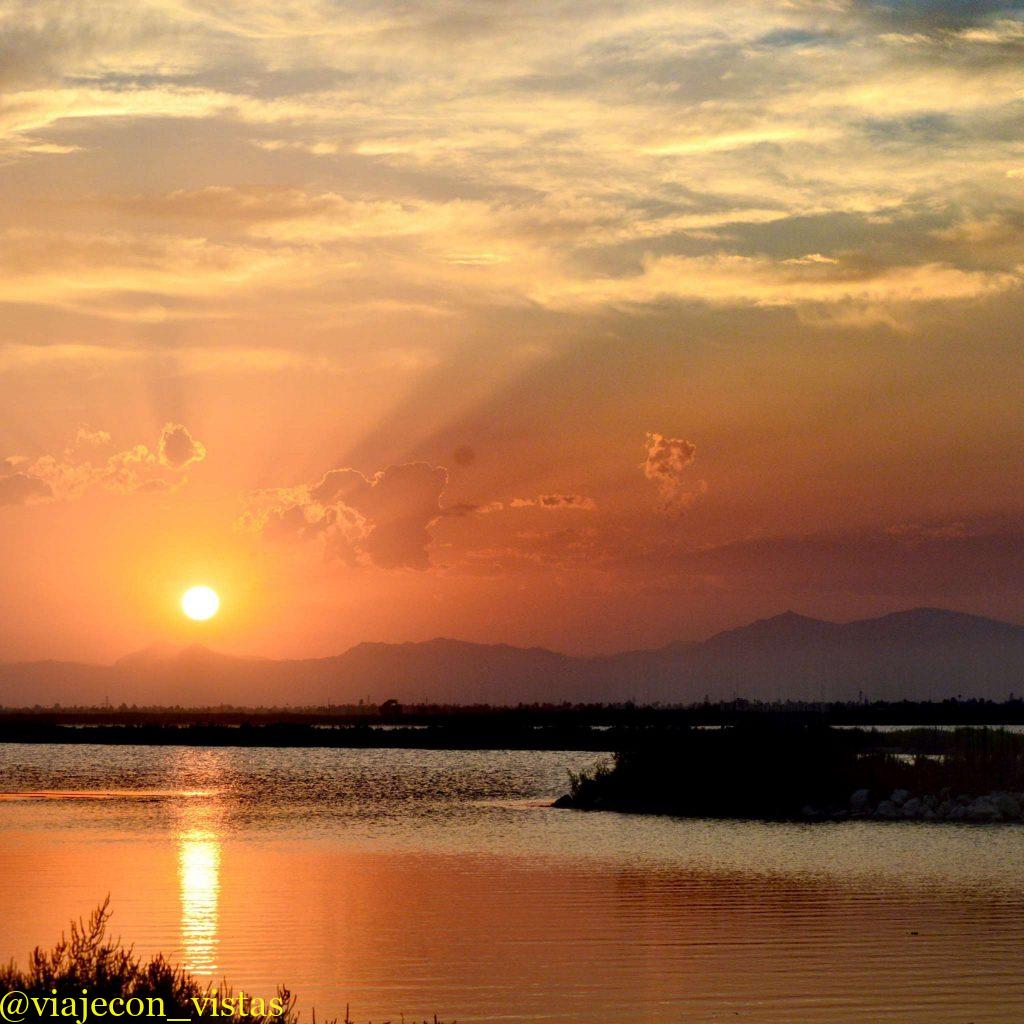 puesta de sol feliz