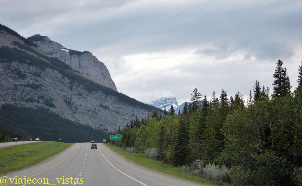calgary canada camino a las rocosas canadienses