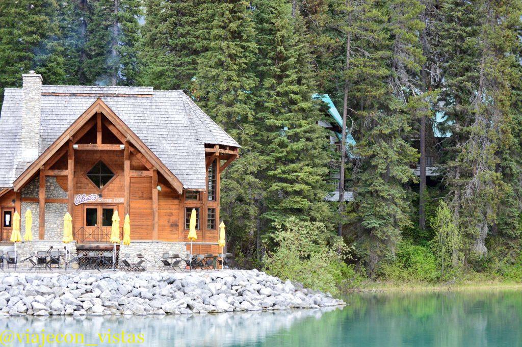 complejo hotelero lago esmeralda canada