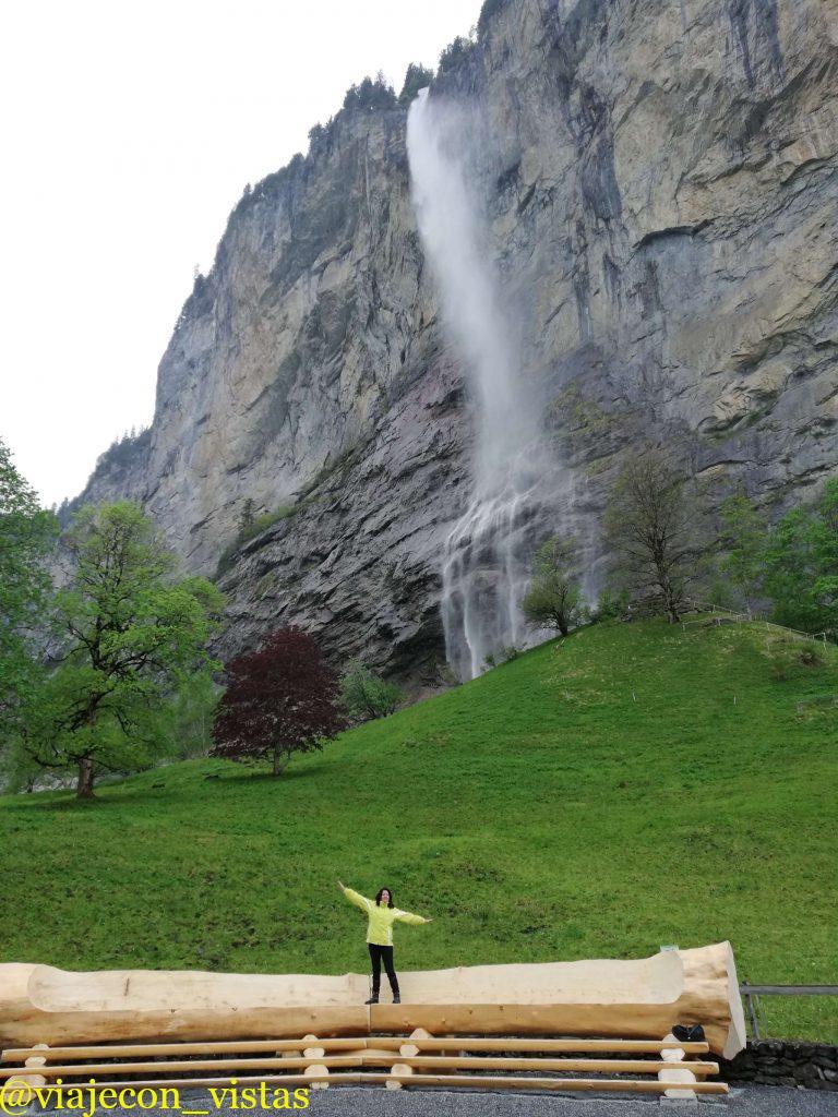 staubbach fall en el valle de lauterbrunnen