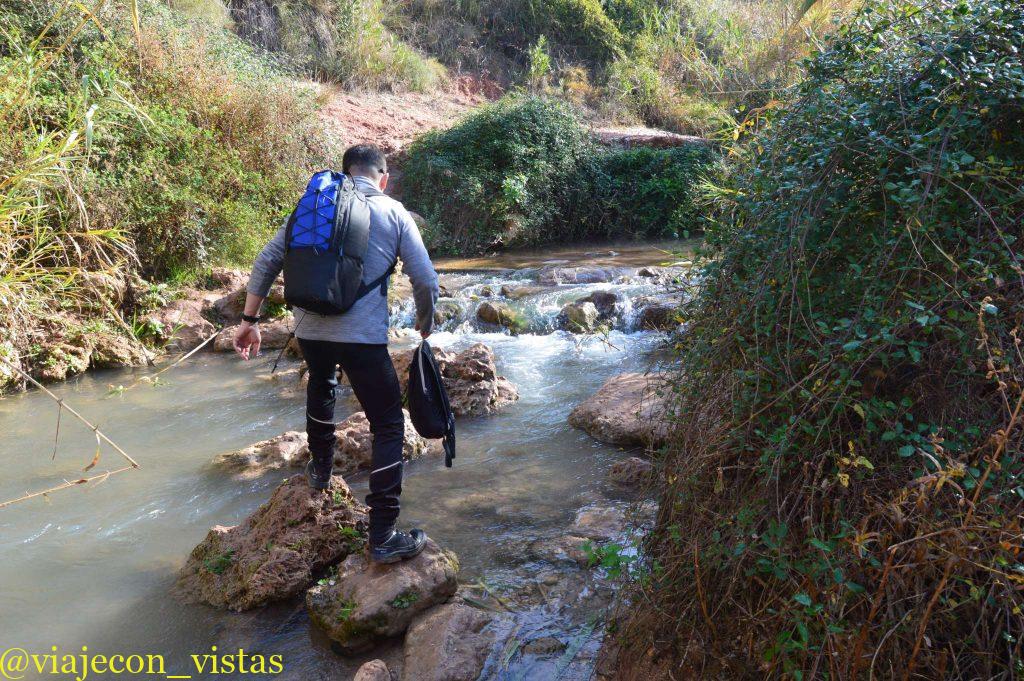 cruzar el rio de anna
