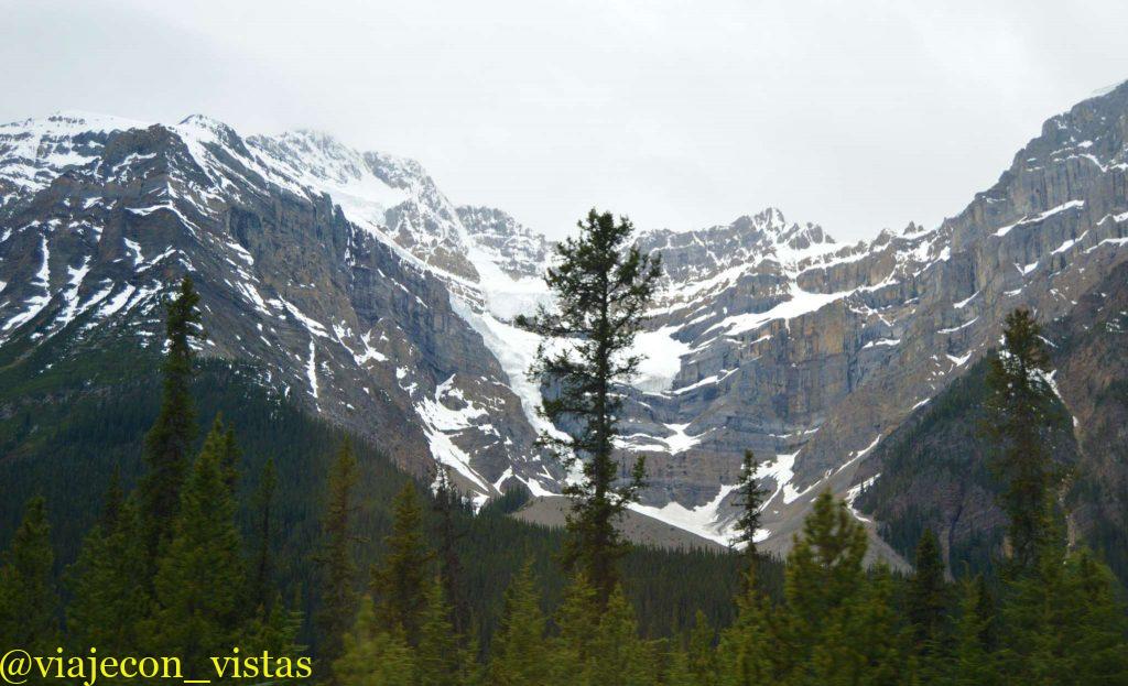 cumbres nevadas montañas rocosas canadienses