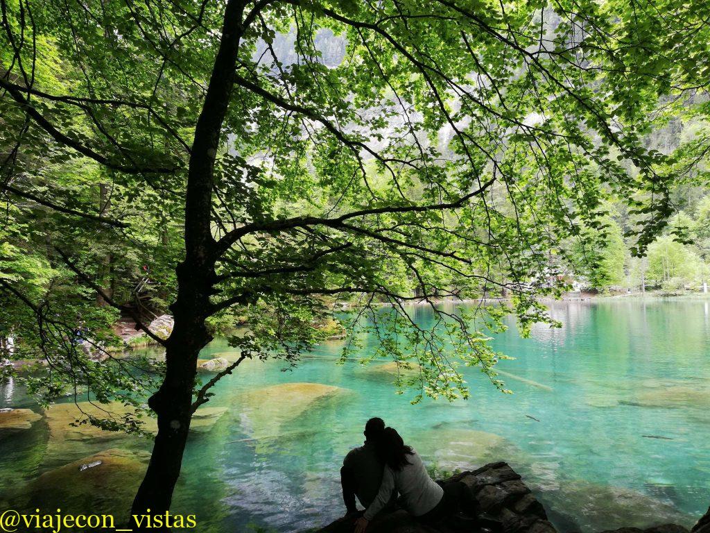 blausee romantico lago suizo