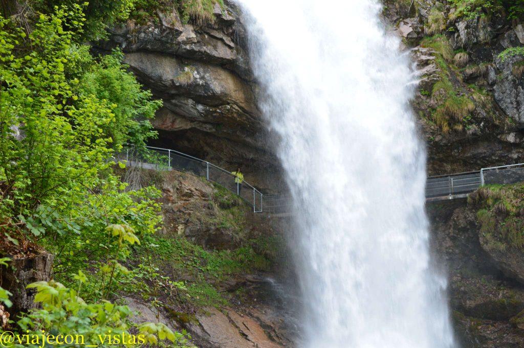 cascada suiza