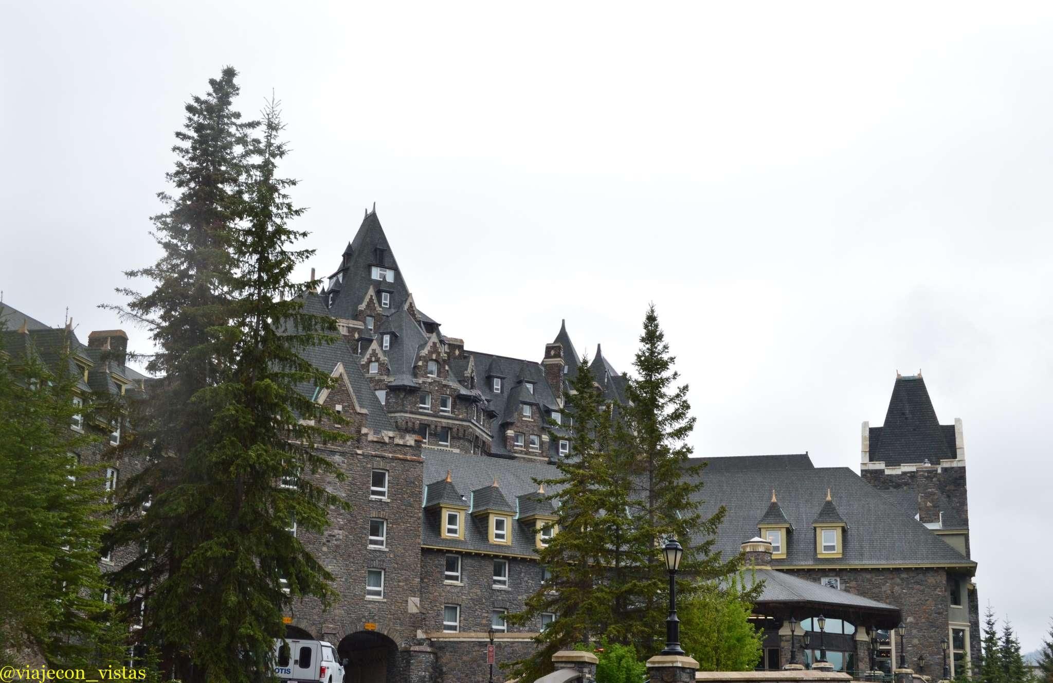 castillo de las rocosas canada