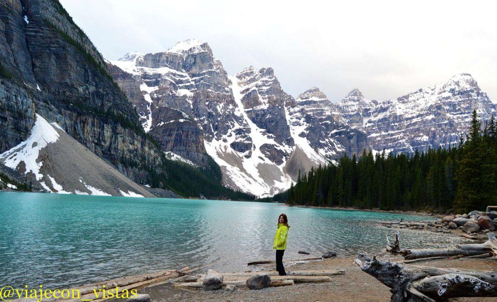 impresionante lago glaciar banff