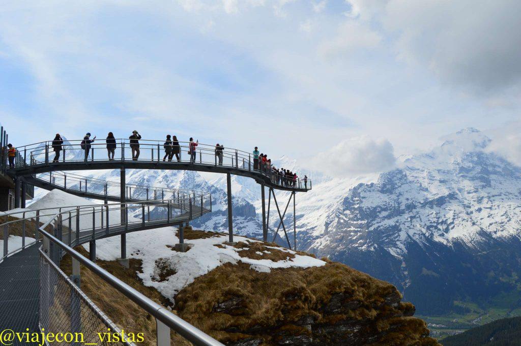 pasarela cliff walk en el monte first