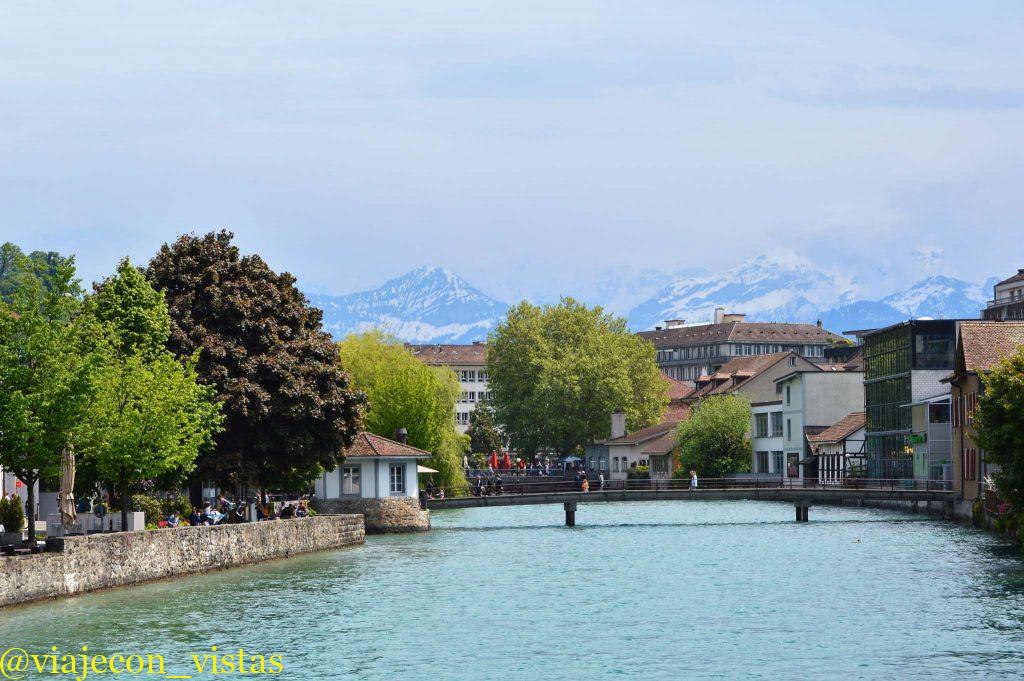 el rio aar divide la ciudad de thun