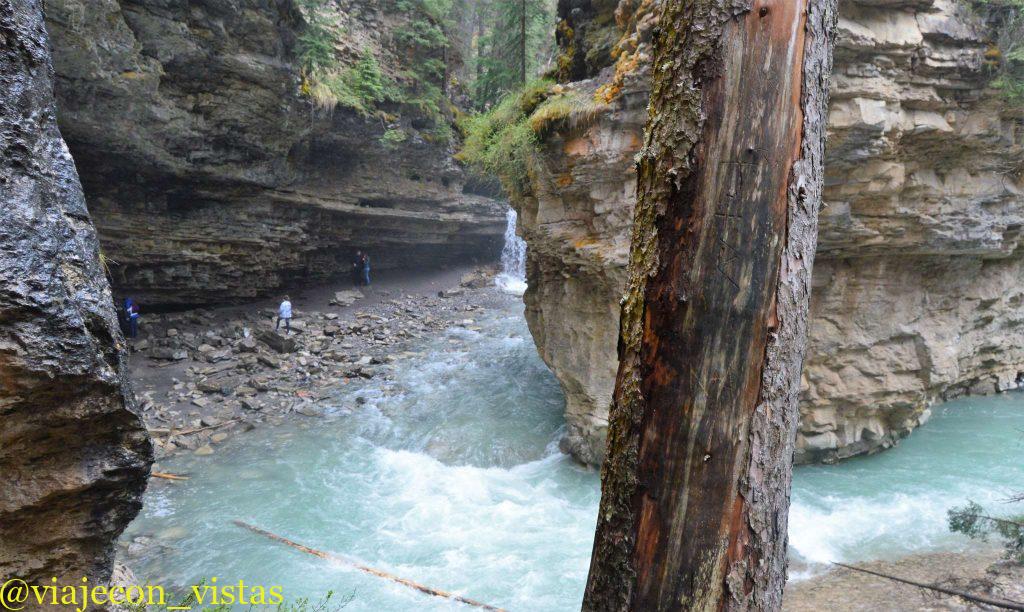 cueva escondida johnston canyon
