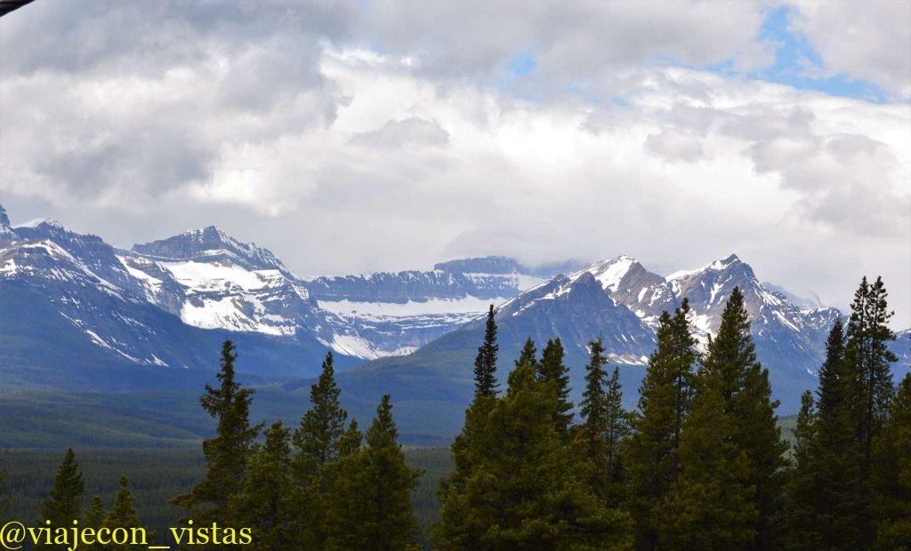 montañas rocosas desde resort lake louise