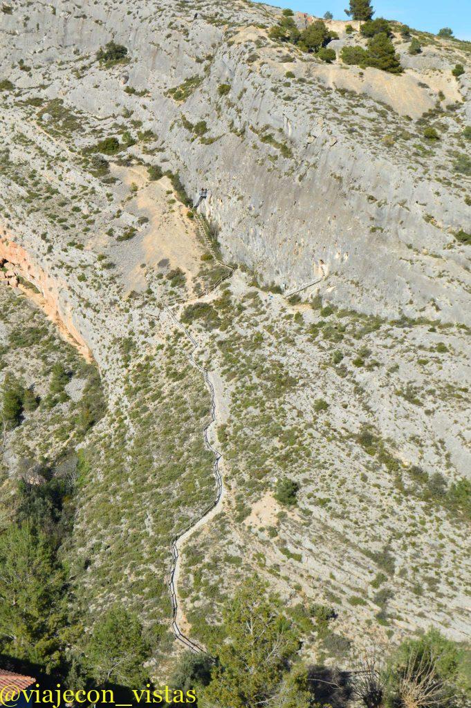 acceso a las cuevas de bocairent
