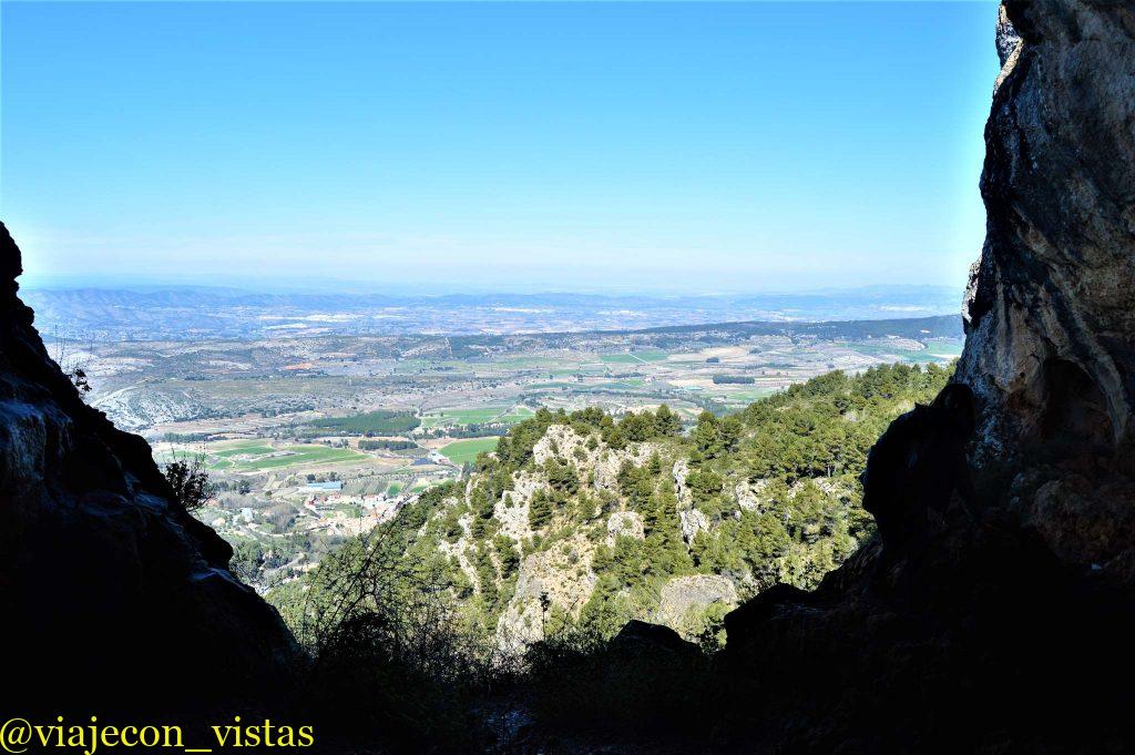 interior de la cueva de bolumini