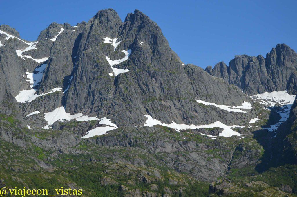 montañas increibles en el viaje a noruega