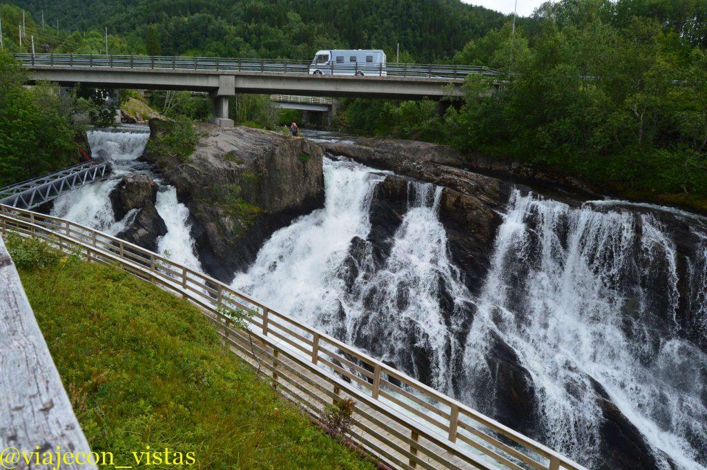 baggfossen-waterfall nord-norge