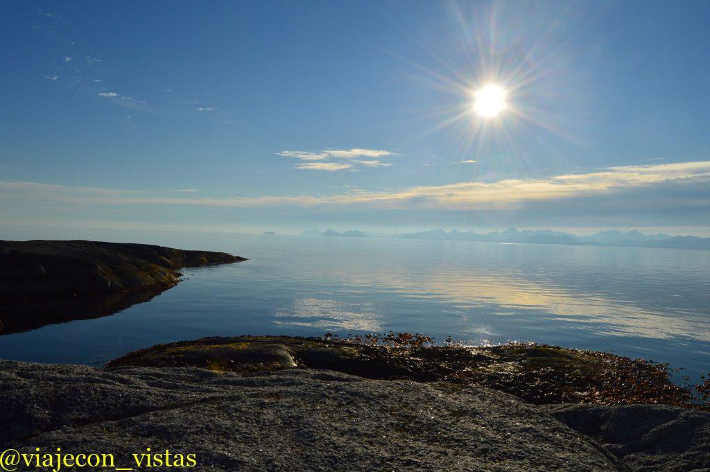 sol de media noche de los mejores paisajes del norte de noruega