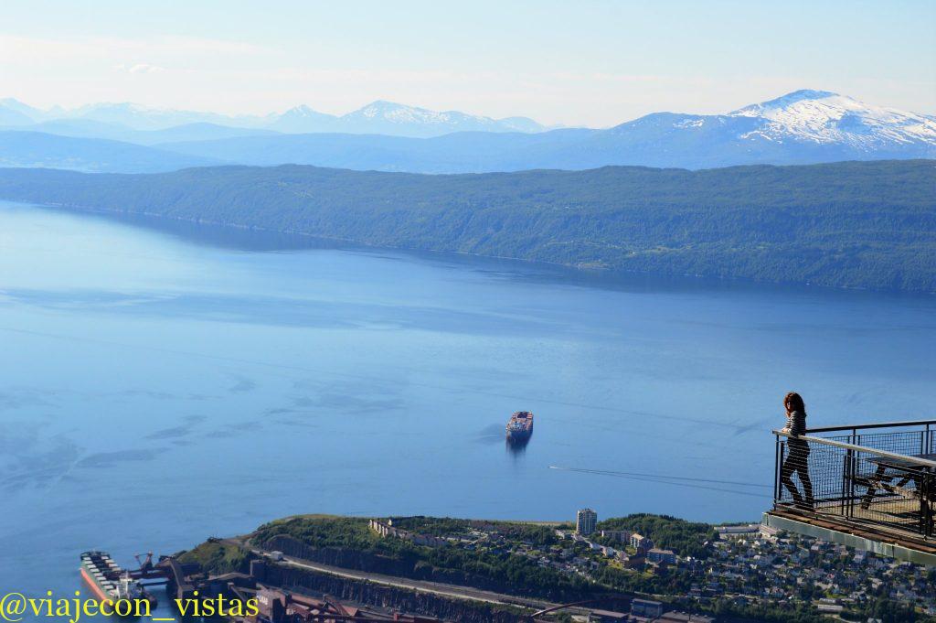 mirador con las mejores vistas del norte de noruega