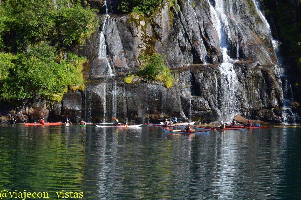 cascada en las islas lofoten