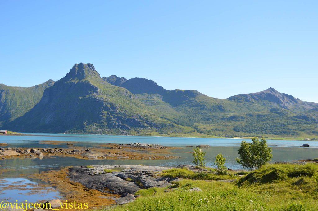 paisajes salvajes en la ruta por las islas lofoten