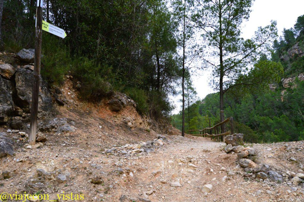 sendero pequeño recorrido quesa