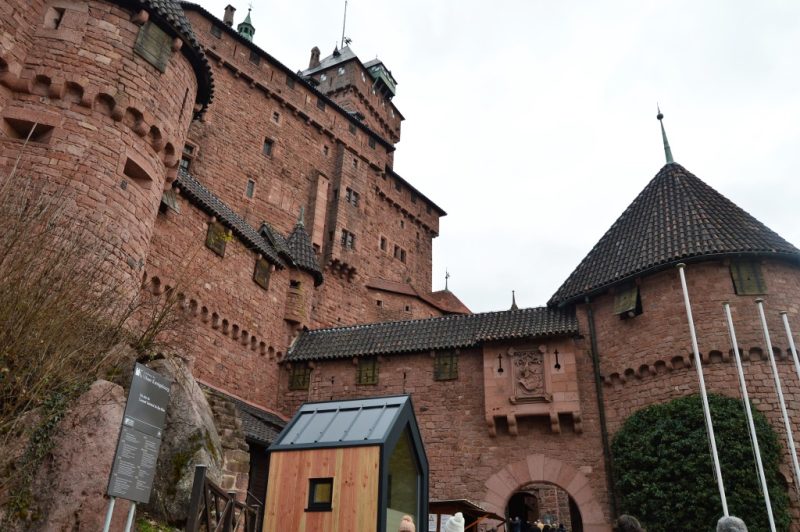 entrada castillo haut koenigsbourg
