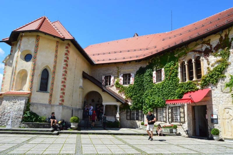 interior del castillo de bled