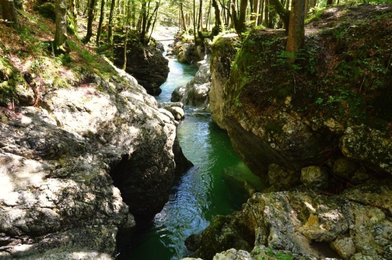 garganta o desfiladero del rio mostnica