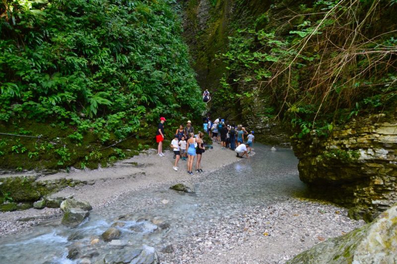 cueva de la cascada kozjak