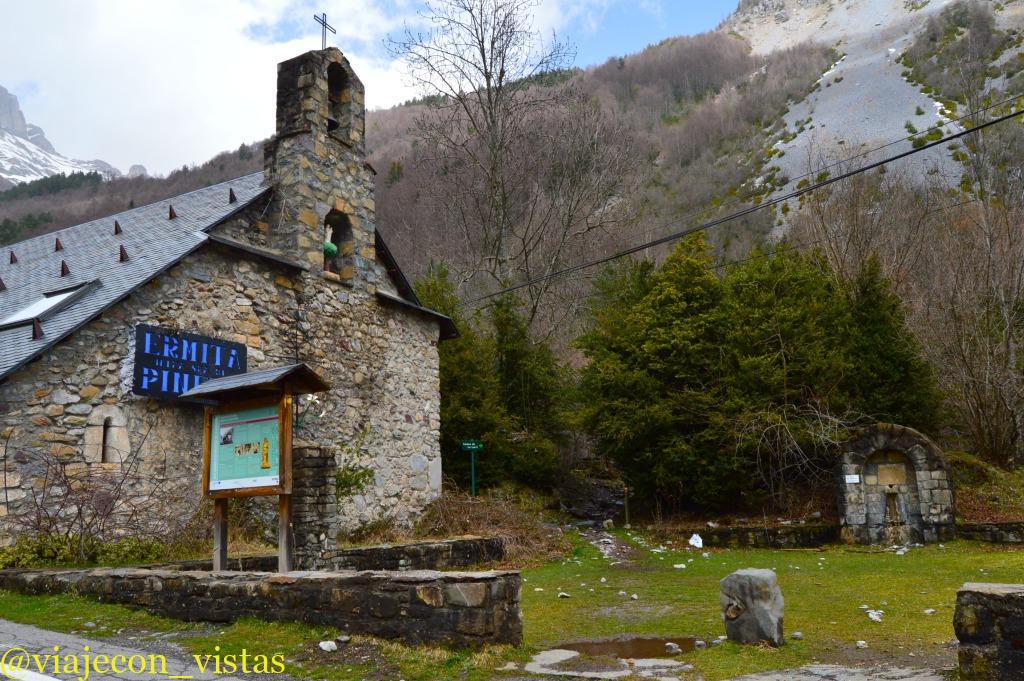 ermita del valle del pineta