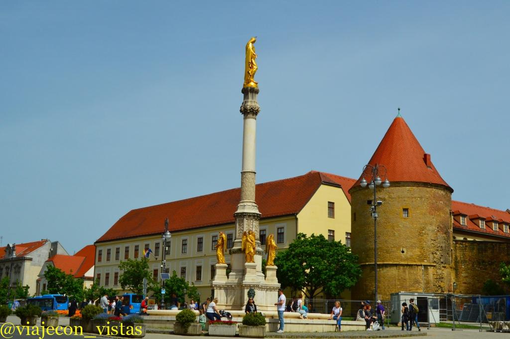 fuente de la virgen y torres medievales de zagreb